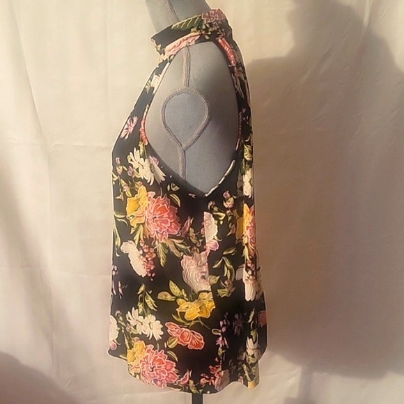 LOVE X DESIGN Black Floral Button Neck Halter, Size: XL - Picture 3 of 11